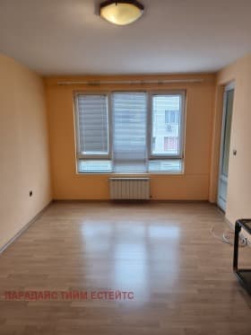 Продава 1-СТАЕН град София, Витоша 154 900 € 302 958.07 лв.
