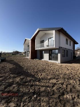 Продава КЪЩА град София, с. Казичене 398 000 € 778 420.34 лв.