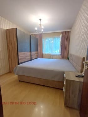Продава 3-СТАЕН град София, Разсадника 240 000 € 469 399.20 лв.