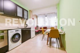 Продава 2-СТАЕН град София, Хиподрума 175 000 € 342 270.25 лв.