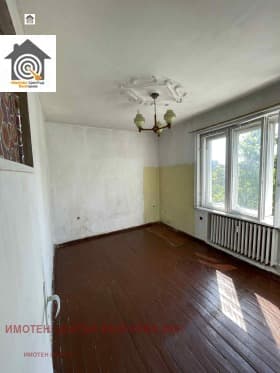 Продава 3-СТАЕН град София, Красно село 239 900 € 469 203.62 лв.