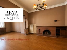 Продава 3-СТАЕН град София, Център 580 000 € 1 134 381.40 лв.