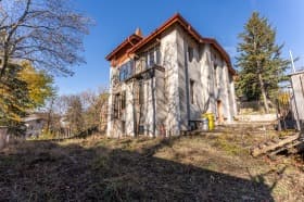 Продава КЪЩА град София, гр. Банкя 430 000 € 841 006.90 лв.