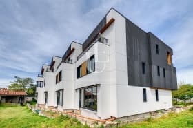 Продава КЪЩА град София, в.з.Врана - Лозен 475 000 € 929 019.25 лв. Цената е без ДДС