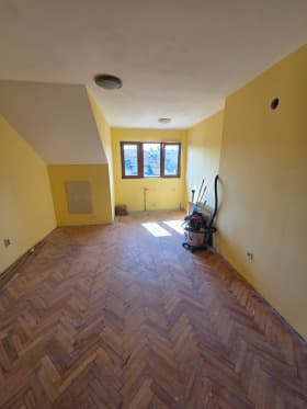 Продава 2-СТАЕН град София, Оборище 248 500 € 486 023.76 лв.