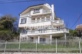 Продава КЪЩА град София, гр. Банкя 450 000 € 880 123.50 лв.