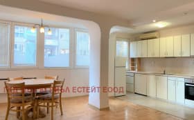 Продава 4-СТАЕН град София, Стрелбище 450 000 € 880 123.50 лв.