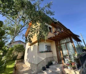 Продава КЪЩА град София, гр. Нови Искър 430 000 € 841 006.90 лв.