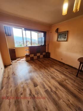 Продава 2-СТАЕН град София, Банишора 110 000 € 215 141.30 лв.