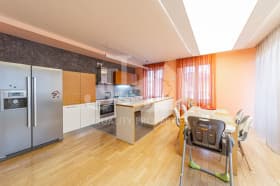 Продава 4-СТАЕН град София, в.з.Малинова долина 745 000 € 1 457 093.35 лв.