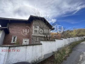 Продава КЪЩА град София, гр. Банкя 299 000 € 584 793.17 лв.