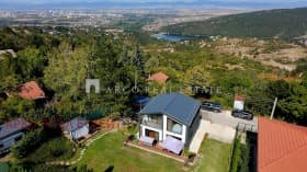 Продава КЪЩА град София, с. Бистрица 529 000 € 1 034 634.07 лв.