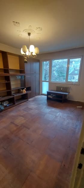 Продава 2-СТАЕН град София, Изток 240 000 € 469 399.20 лв.