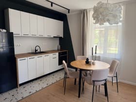 Продава 2-СТАЕН град София, Център 185 900 € 363 588.80 лв.