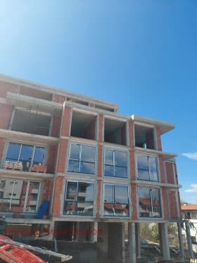 Продава 3-СТАЕН град София, м-т Гърдова глава 300 000 € 586 749.00 лв.