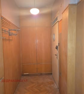 Продава 4-СТАЕН град София, Оборище 499 000 € 975 959.17 лв.