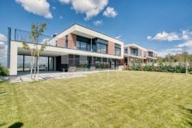 Продава КЪЩА град София, Горна баня 1 555 000 € 3 041 315.65 лв. Цената е без ДДС
