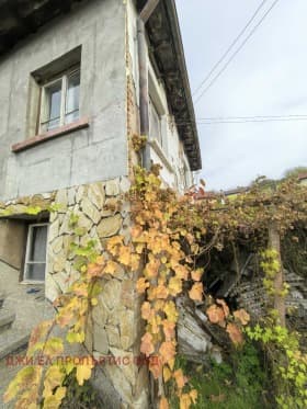 Продава КЪЩА град София, гр. Нови Искър 97 000 € 189 715.51 лв.
