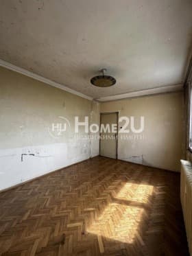 Продава 2-СТАЕН град София, Изток 242 000 € 473 310.86 лв.