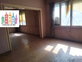 Продава МНОГОСТАЕН град София, Оборище 499 000 € 975 959.17 лв.