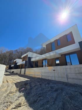 Продава КЪЩА град София, в.з.Малинова долина - Герена 499 990 € 977 895.44 лв.