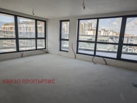 Продава 3-СТАЕН град София, Полигона 373 000 € 729 524.59 лв.