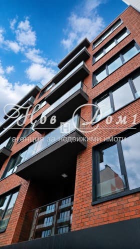 Продава 3-СТАЕН град София, Център 299 990 € 586 729.44 лв.