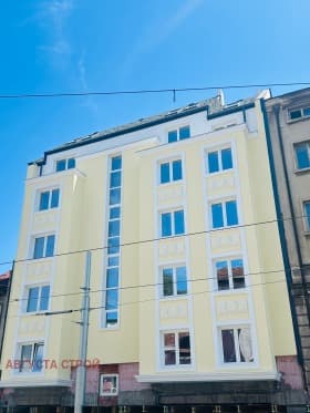 Продава 3-СТАЕН град София, Център 359 000 € 702 142.97 лв.