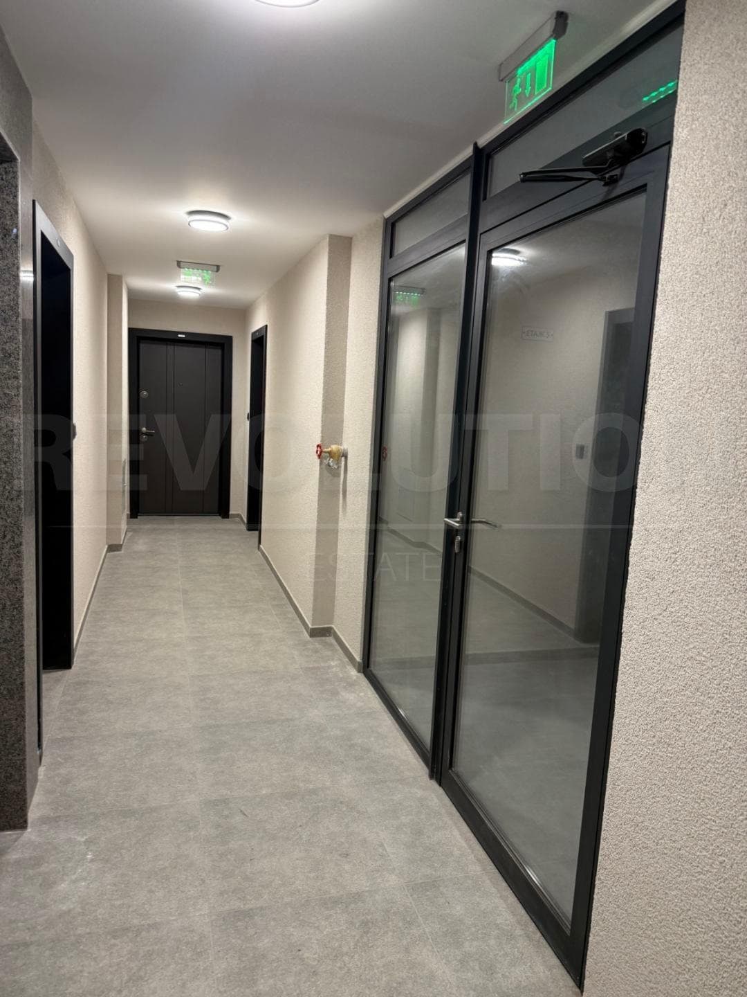 295 000 € 576 969.85 лв.,, Продава 2-СТАЕН, град София, Център
