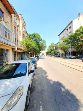 Продава 3-СТАЕН град София, Оборище 239 900 € 469 203.62 лв.