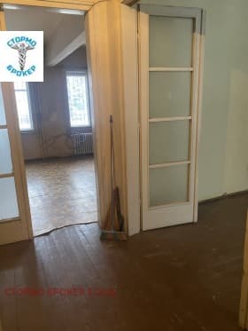 Продава 2-СТАЕН град София, Център 300 000 € 586 749.00 лв.